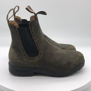 Blundstone unisex  Chelsea Boots size 6 mens 8 womens US